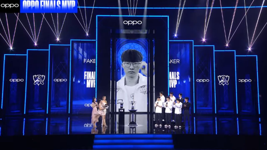 Faker, integrante da T1, recebeu o título de MVP na final do Campeonato Mundial de League of Legends (LoL)