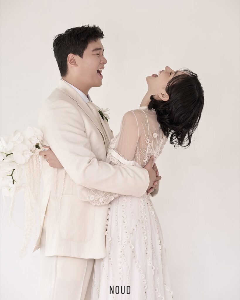 Jo Hye Won e Lee Jang Woo encantam fãs com fotos românticas do ensaio de casamento